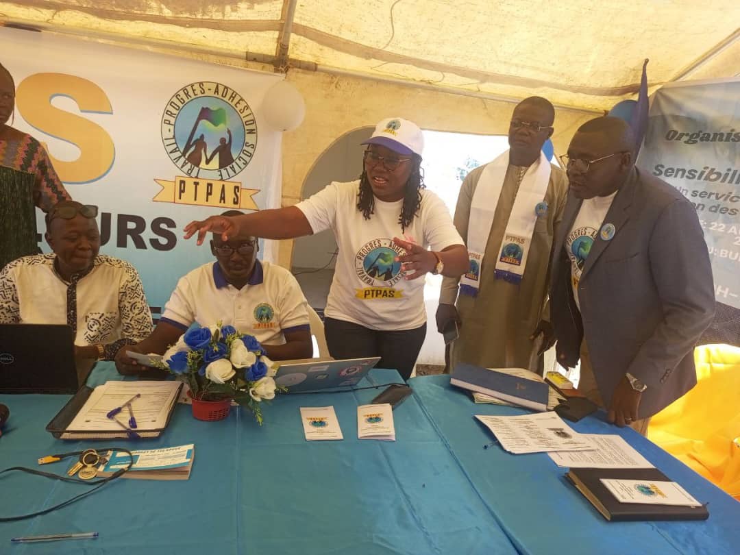 Le PTPAS sensibilise les diplômés sans emploi à un emploi digne.